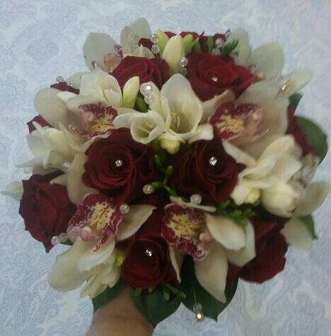 Eileen Jenkins bridal loose tied bouquet burgandy and ivory